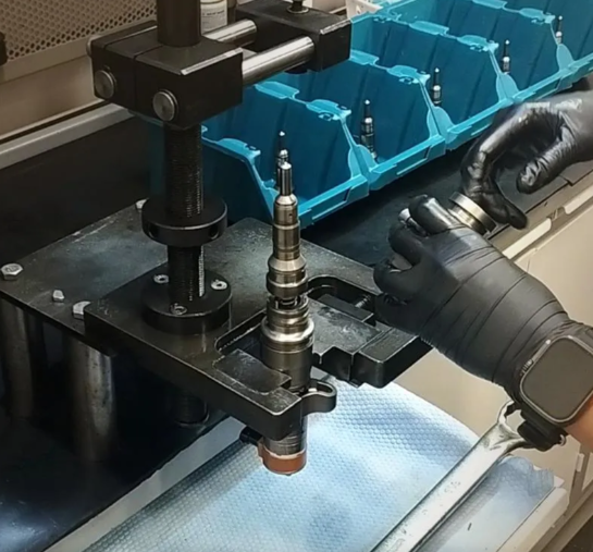 Bico injetor em bancada de teste